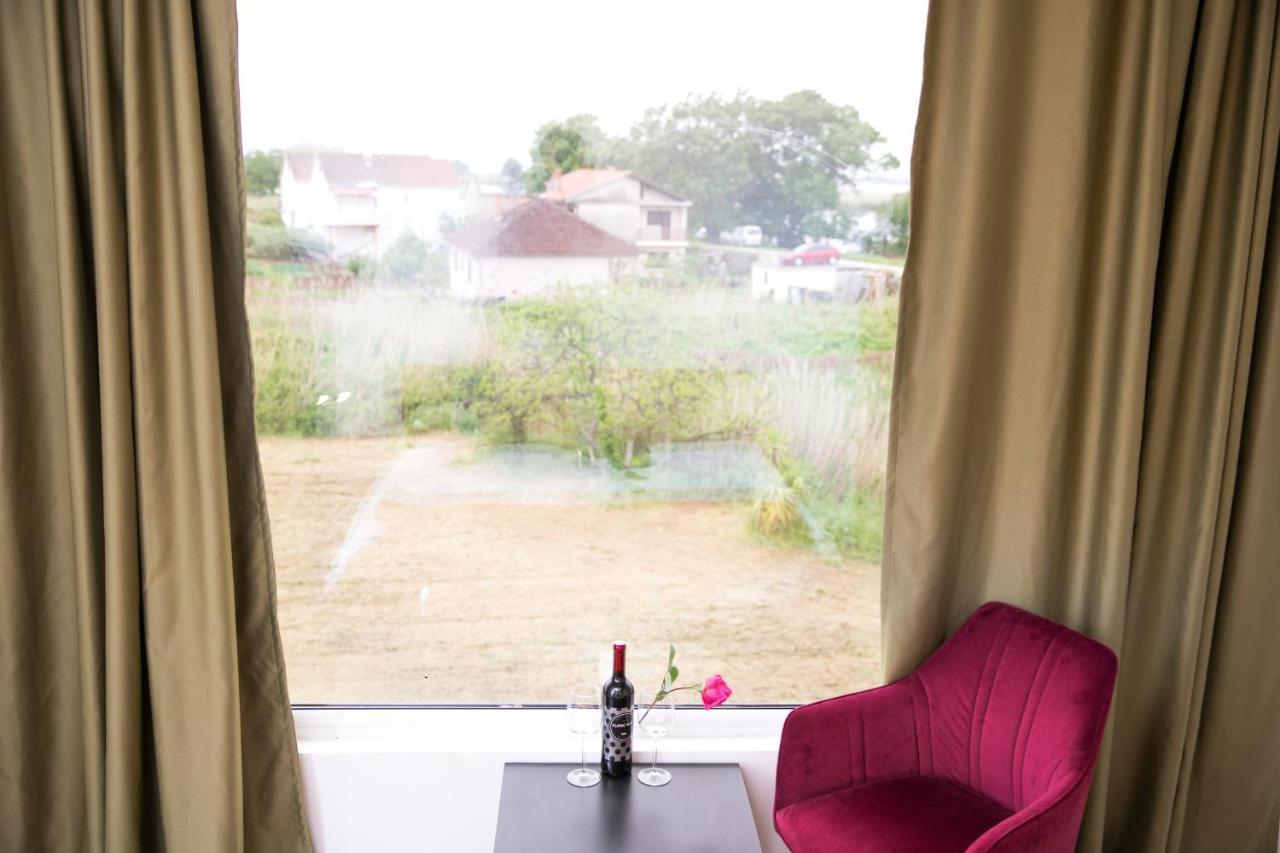 Aparthotel Kitehouse Usce Komin  Exterior foto